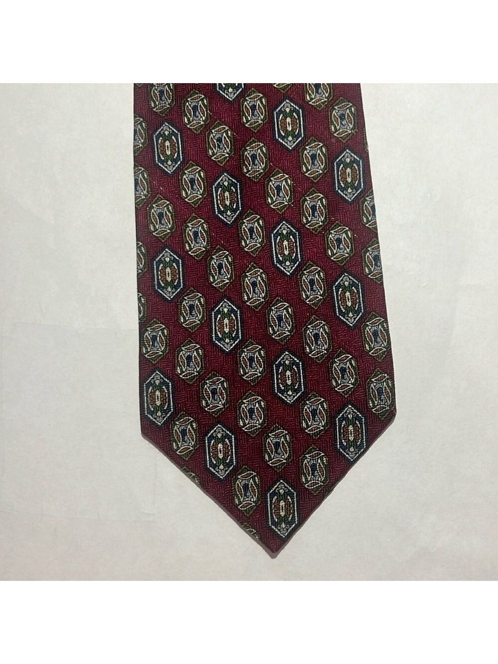 Caumont extra long 100% silk tie. Extra long Vintage. Good condition.